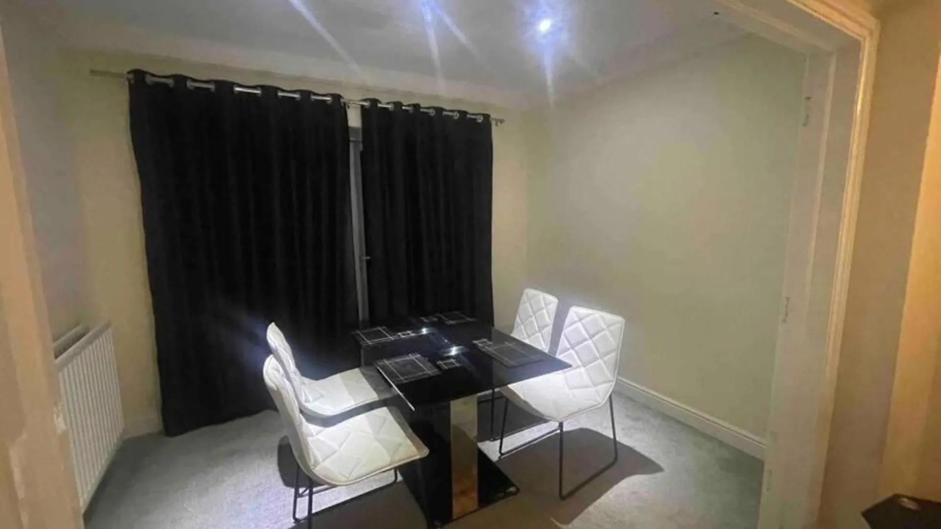 Villa Charming House With Garden - Sleeps 6 & Parking West Drayton  Ferienhaus West Drayton (Middlesex)