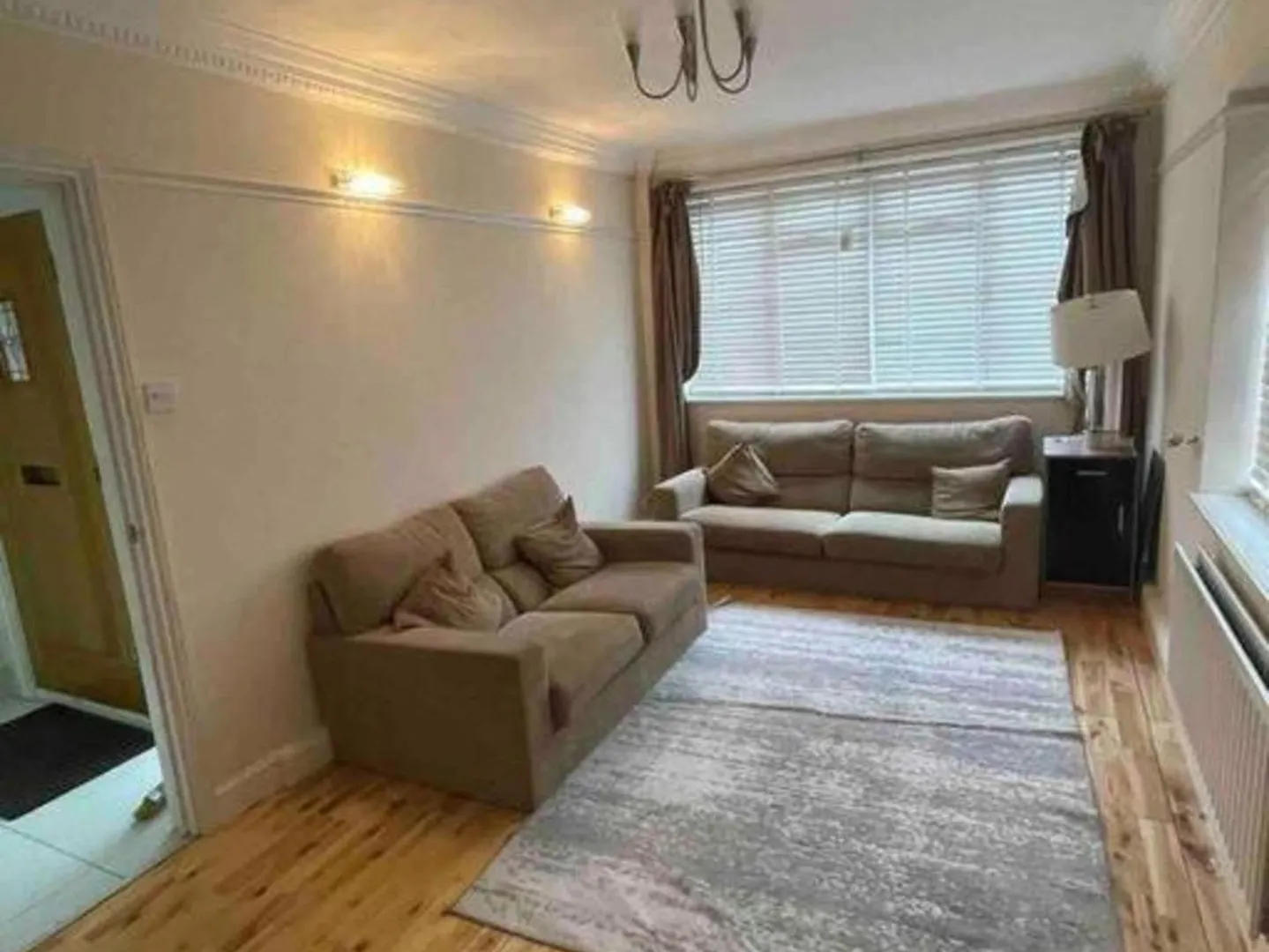 Villa Charming House With Garden - Sleeps 6 & Parking West Drayton  0*, West Drayton (Middlesex)